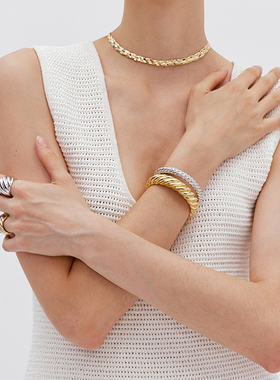 ASCENDER螺纹肌理层次手镯