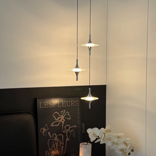 轻奢高级感主卧室床头星星小吊灯氛围感玄关过道背景墙长吊线灯具