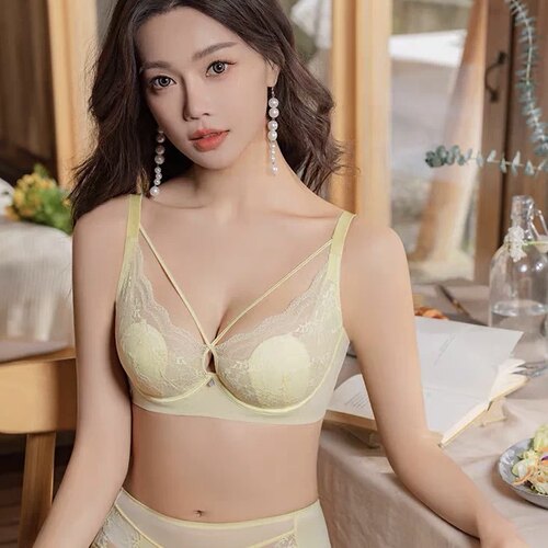 内衣尾货孤品大胸显小性感纯欲蕾丝超薄大码高档内衣兔耳朵水晶杯