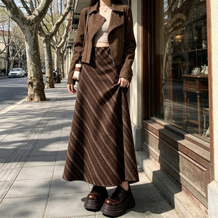 港味复古斜条纹鹿皮绒长裙女秋冬百搭印花包臀伞裙时髦A字半身裙