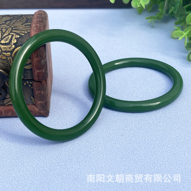 绿色外蒙料圆条手镯仿和