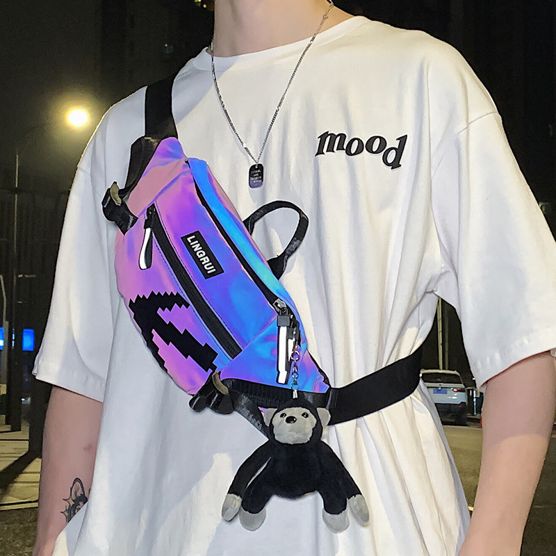 挎包男日系潮牌胸包个性反光嘻哈小包学生运动包包男士腰包ins女