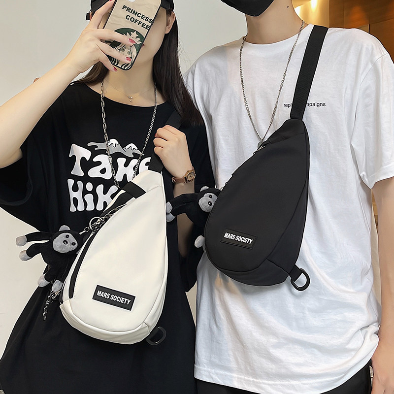 斜挎包男潮运动背包学生小挎包ins潮牌休闲个性胸包日系单肩包女