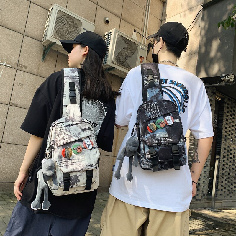 潮牌斜挎包男夏季ins日系学生运动小背包新款男士胸包休闲单肩包