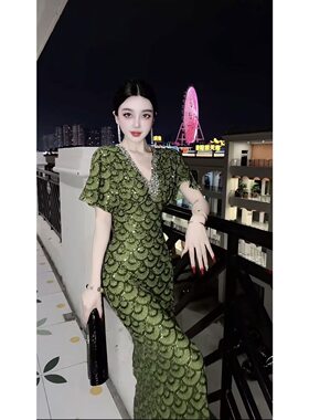 重工闪钻亮片鱼尾礼服长裙连衣裙