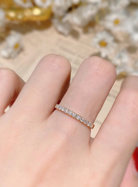 巨显白精致唯美小火彩排钻戒指