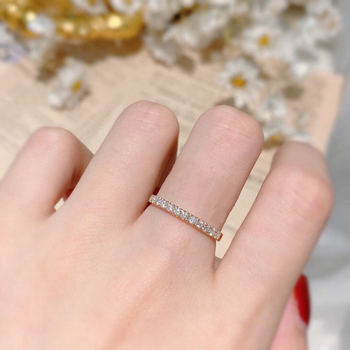 巨显白精致唯美小火彩排钻戒指