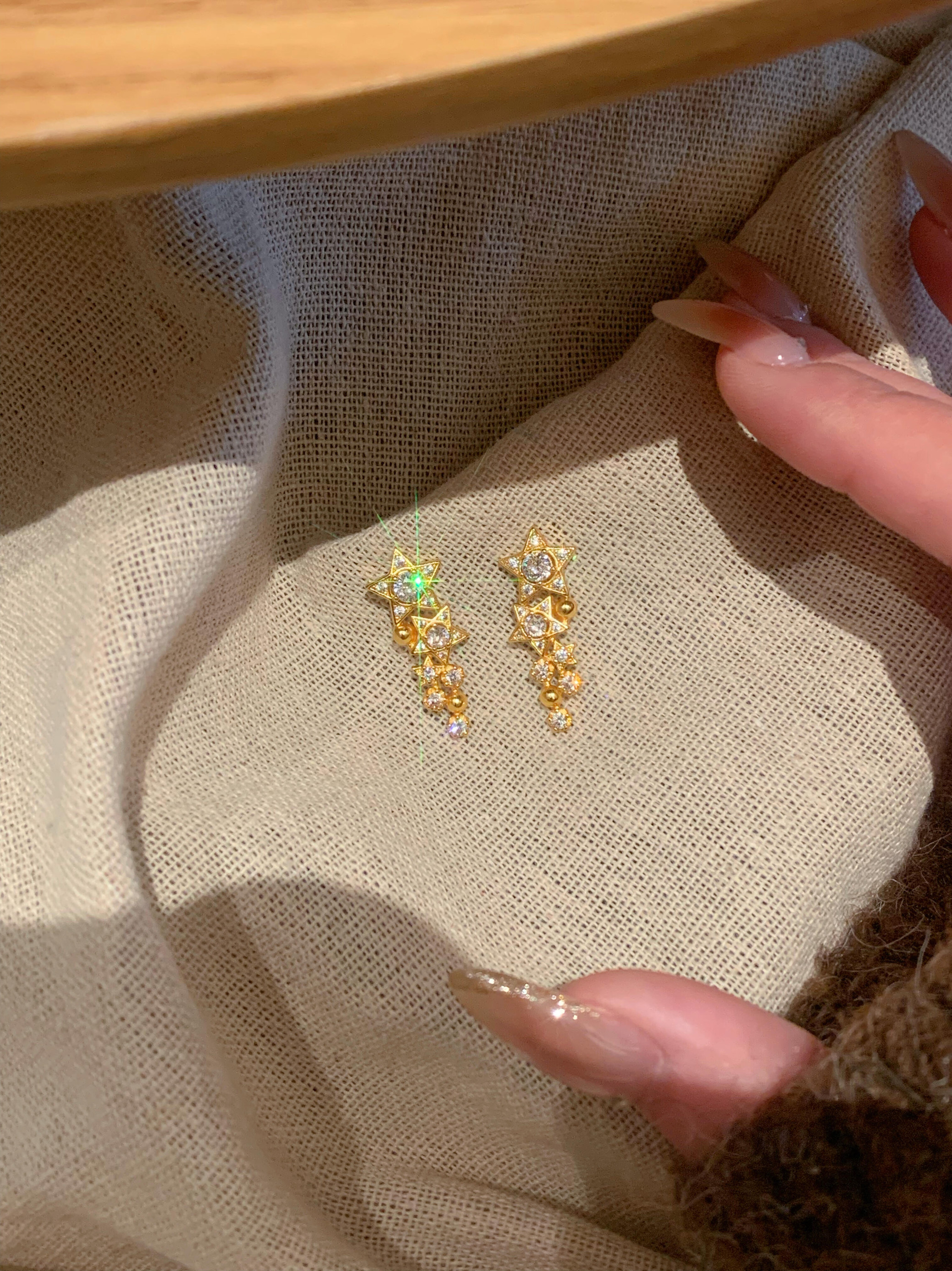 通勤约会爆款金色星星流苏耳环显脸小超仙气质耳钉防过敏不挑脸
