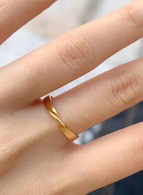 极简金属乌斯环钮花素金戒指