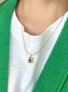 七里绿光毛衣链小众设计新款潮钛钢祖母绿宝石高领链秋冬项链礼物