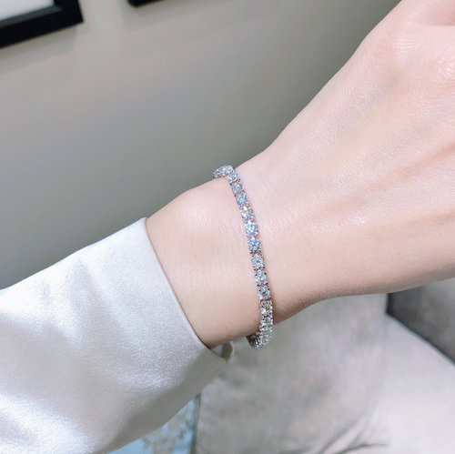 情人节送女友钻石手链