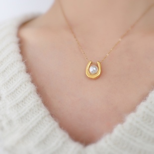 原创简约ins马贝珍珠吊坠18K金马蹄u形钻石锁骨链高级项链毛衣