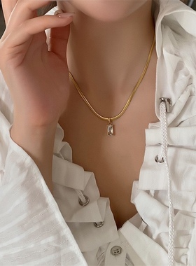 摩洛哥客订一颗白色宝石透亮项链