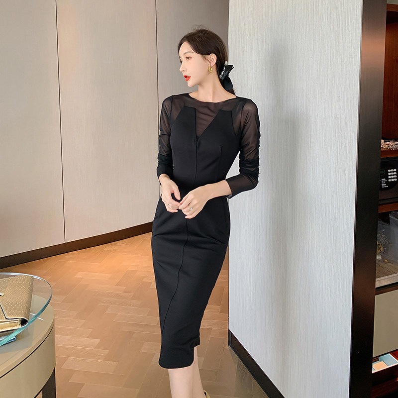 赫本风圆领网纱拼接长袖连衣裙秋季复古气质设计感包臀修身中长裙