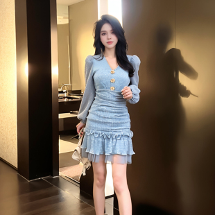 新品连衣裙女新款简约高级感蓝色v领长袖收腰包臀荷叶边短裙