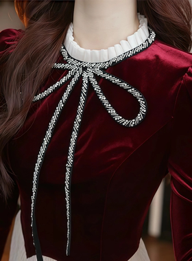 15629 新年战袍气质拼接丝绒百褶长裙轻奢设计师新款蝴蝶结连衣裙