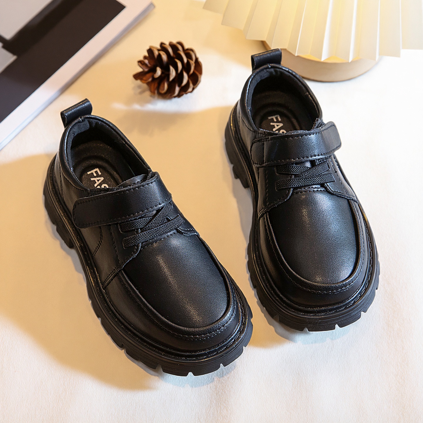 男童真皮软底演出小黑鞋