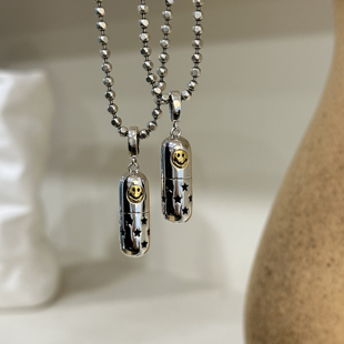 3965 简约百搭气质女笑脸药丸S95纯银吊坠 MISS JOJO原创设计时尚