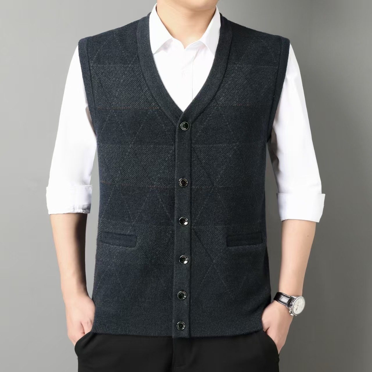 撤标撤柜！2025秋冬男士菱形格纹双口袋设计休闲百搭V领针织马甲,男装,常规马甲,淘宝优惠券,粉丝福利购,淘宝优惠卷