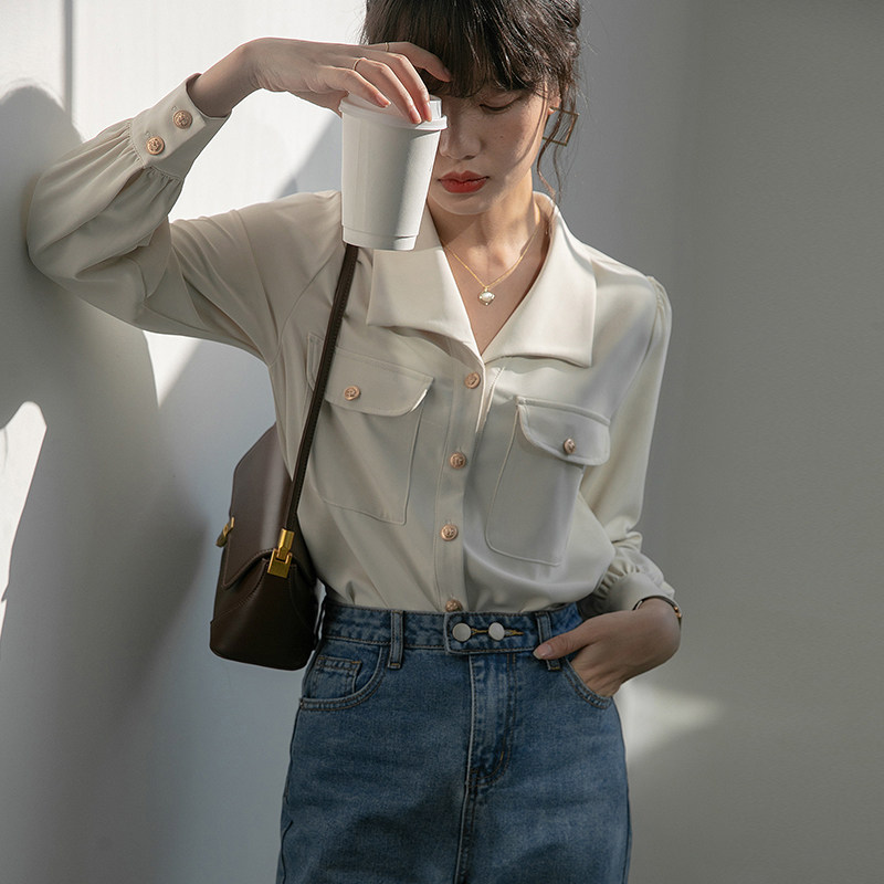秋装2021年新款法式复古高级感衬衫女设计感小众上衣港味长袖衬衣