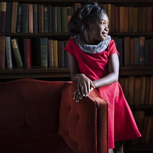 美单有机棉新年红和黑色毛领春秋冬季高档收腰短袖4岁女童连衣裙