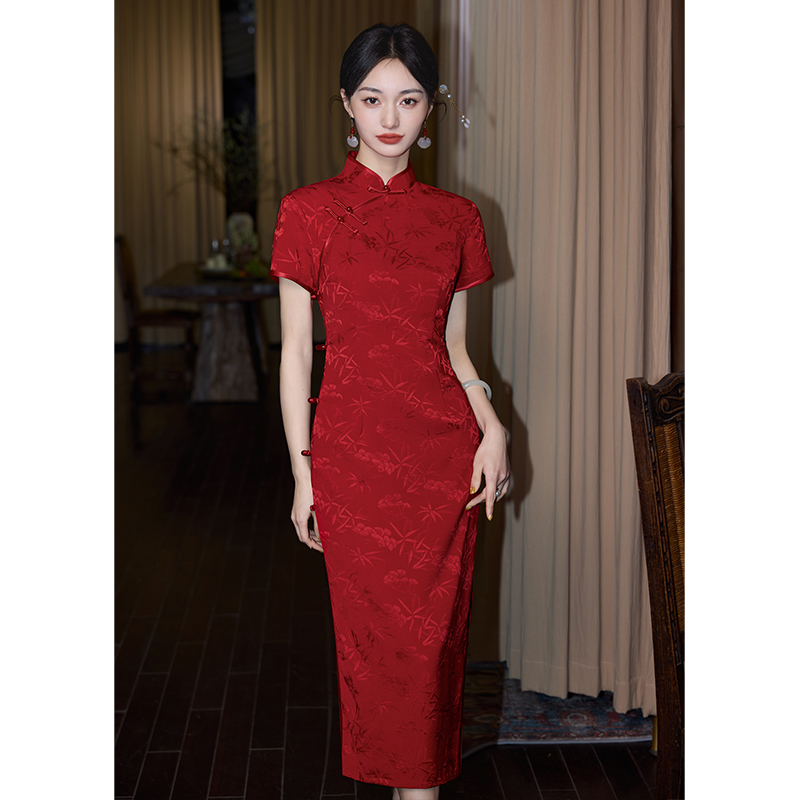 紅色旗袍2025新款女訂婚禮服改良中國(guó)風(fēng)復(fù)古高端氣質(zhì)優(yōu)雅連衣裙夏