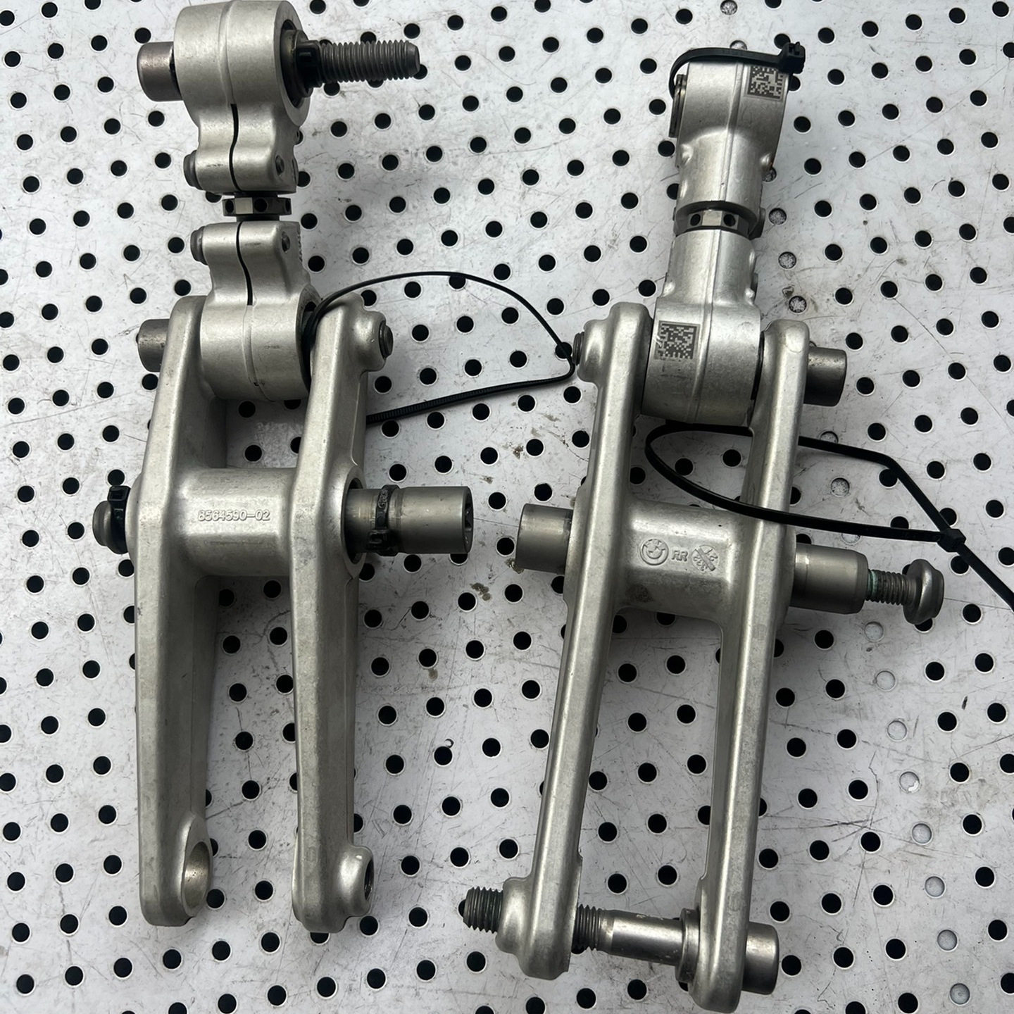 宝马新款S1000RR 原厂后摇臂狗骨头，高度调节器，二手拆