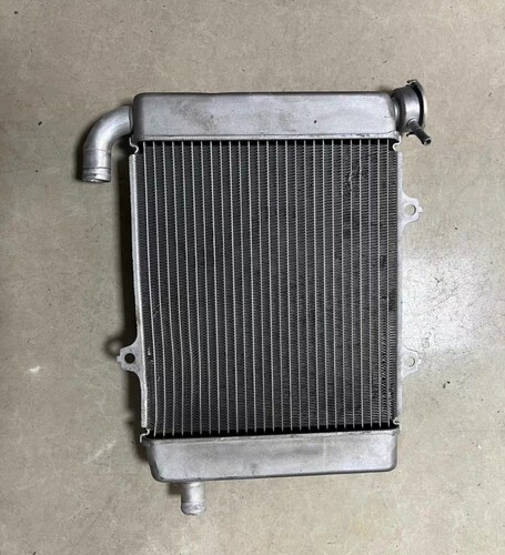 GL1800金翼 水箱  原厂件 新款18年后