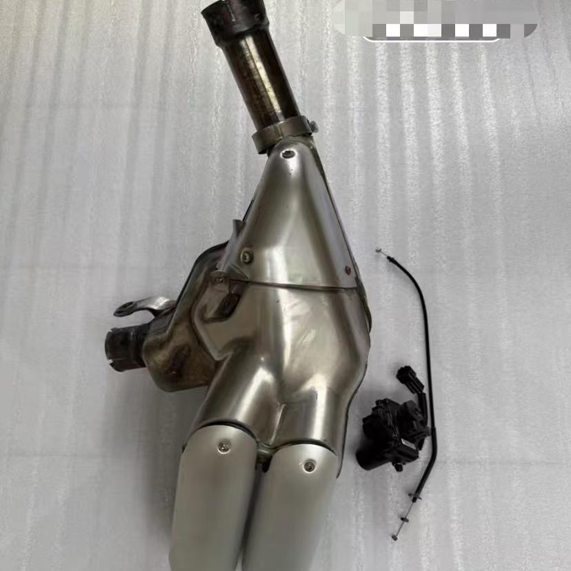 排气中尾段鸰速950s杜卡迪