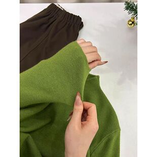 上衣 女秋冬高级感软糯半高领毛衣内搭打底衫 超好看绿色长袖 针织衫