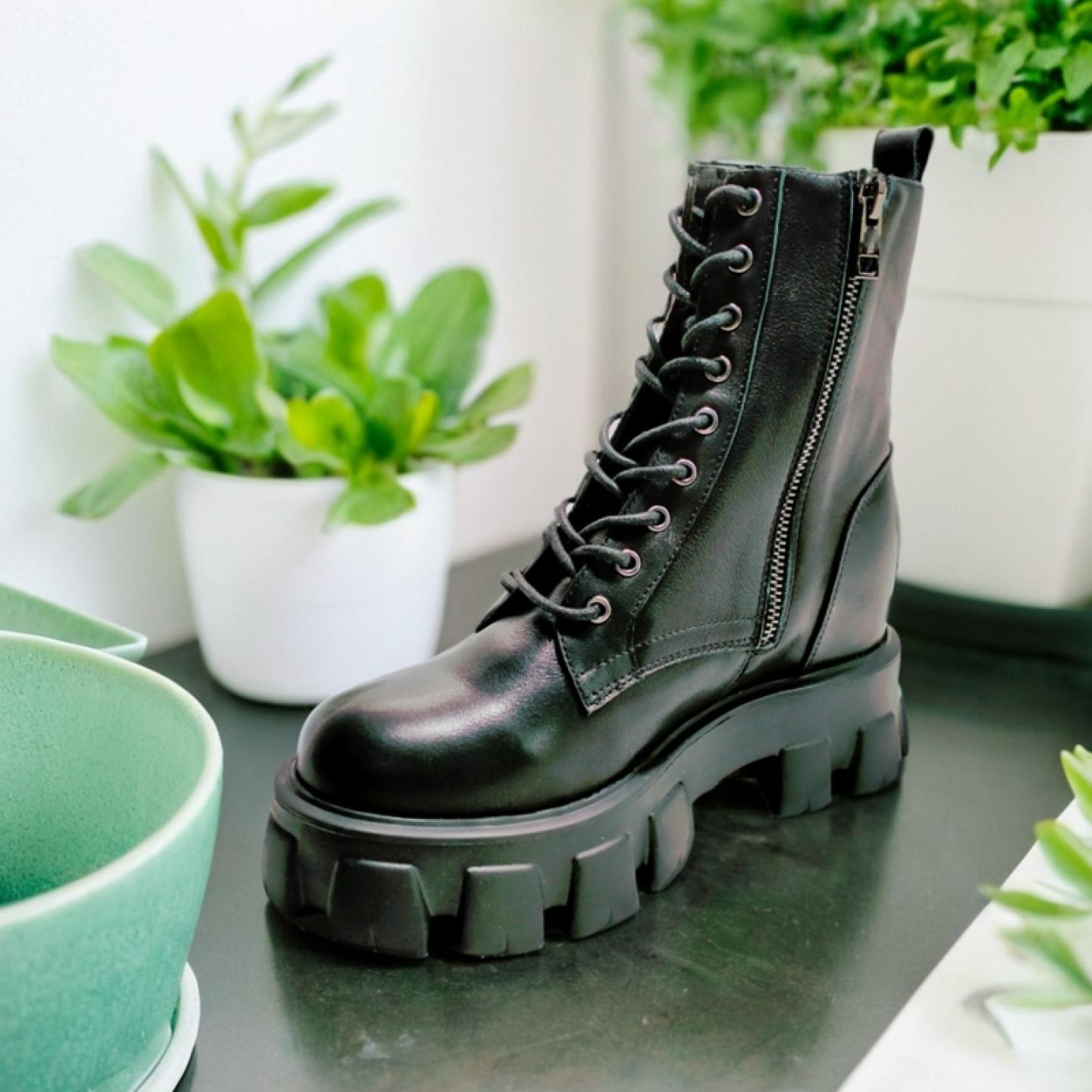 艾公主隐形内增高11CM轻底短靴