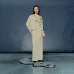 月泠泠「太初」2025秋冬新款慵懒优雅老钱风直筒羊毛针织半身裙女