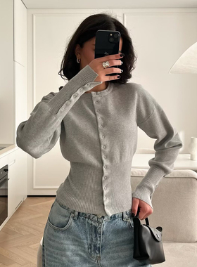 法式气质修身圆领单排暗扣针织开衫女灰色显瘦冬季毛衣两穿外套