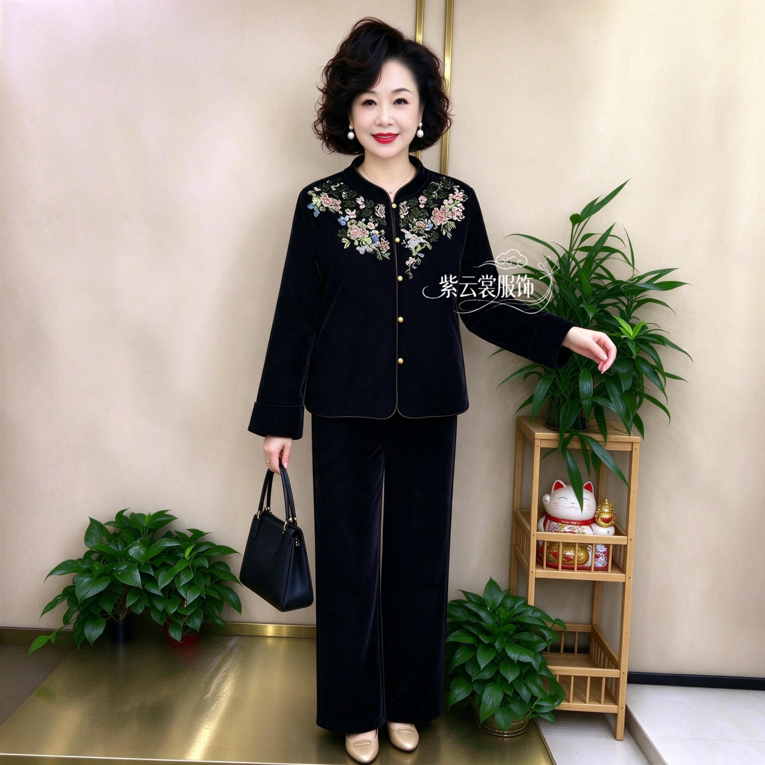 高端冬季新款妈妈丝绒重工绣花时尚棉服中老年保暖唐装二棉外套