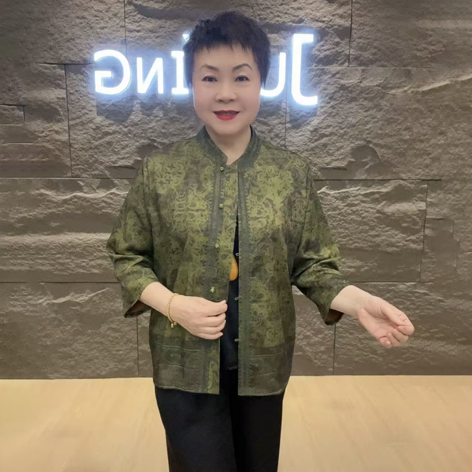 高端夏季醋酸丝缎旗袍衫中老年妈妈宽松显瘦大码衬衫开衫薄款外套