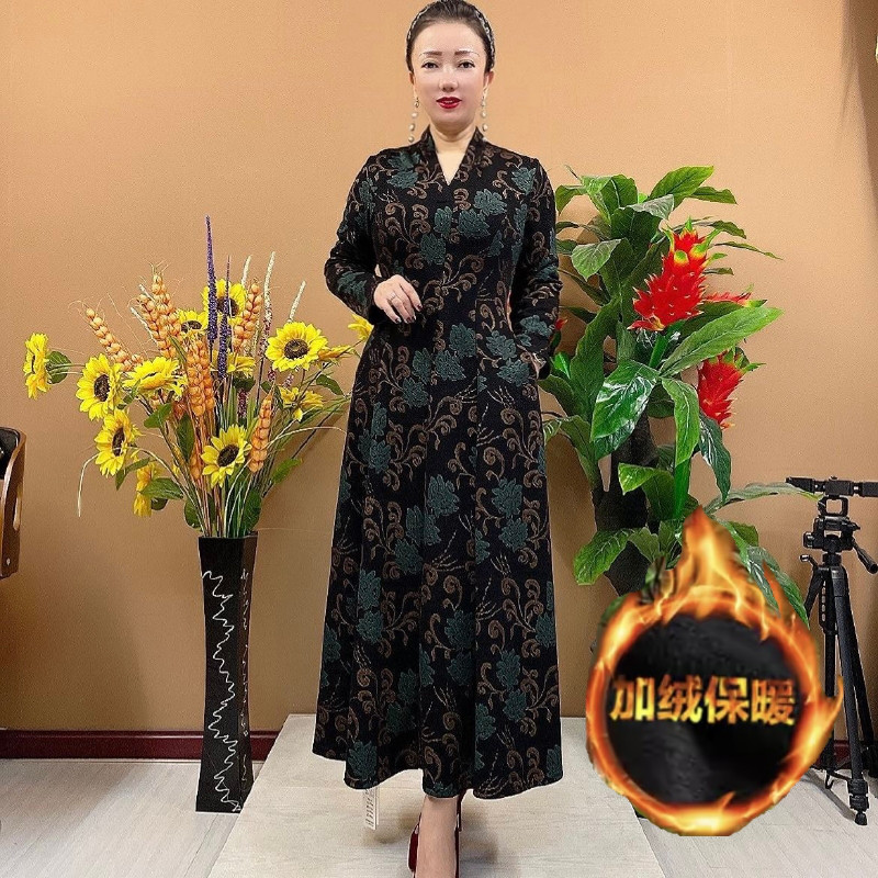 专柜正品加绒加厚冬时尚长袖时尚弹力气质妈妈50-60岁大摆连衣裙