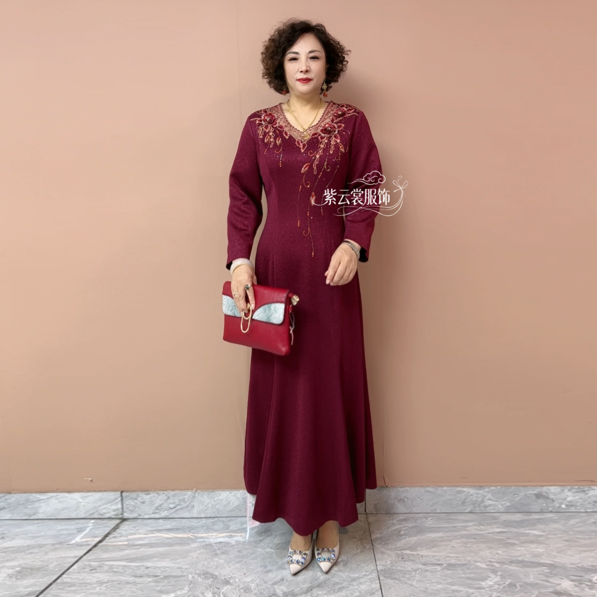 喜妈妈婚宴礼服洋气连衣裙大码时尚洋气百搭订婚结婚弹力过膝长裙