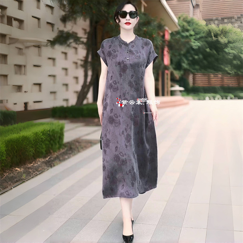 阔太太高端夏季中年妈妈装时尚连衣裙宽松大码气质铜氨丝遮肉长裙