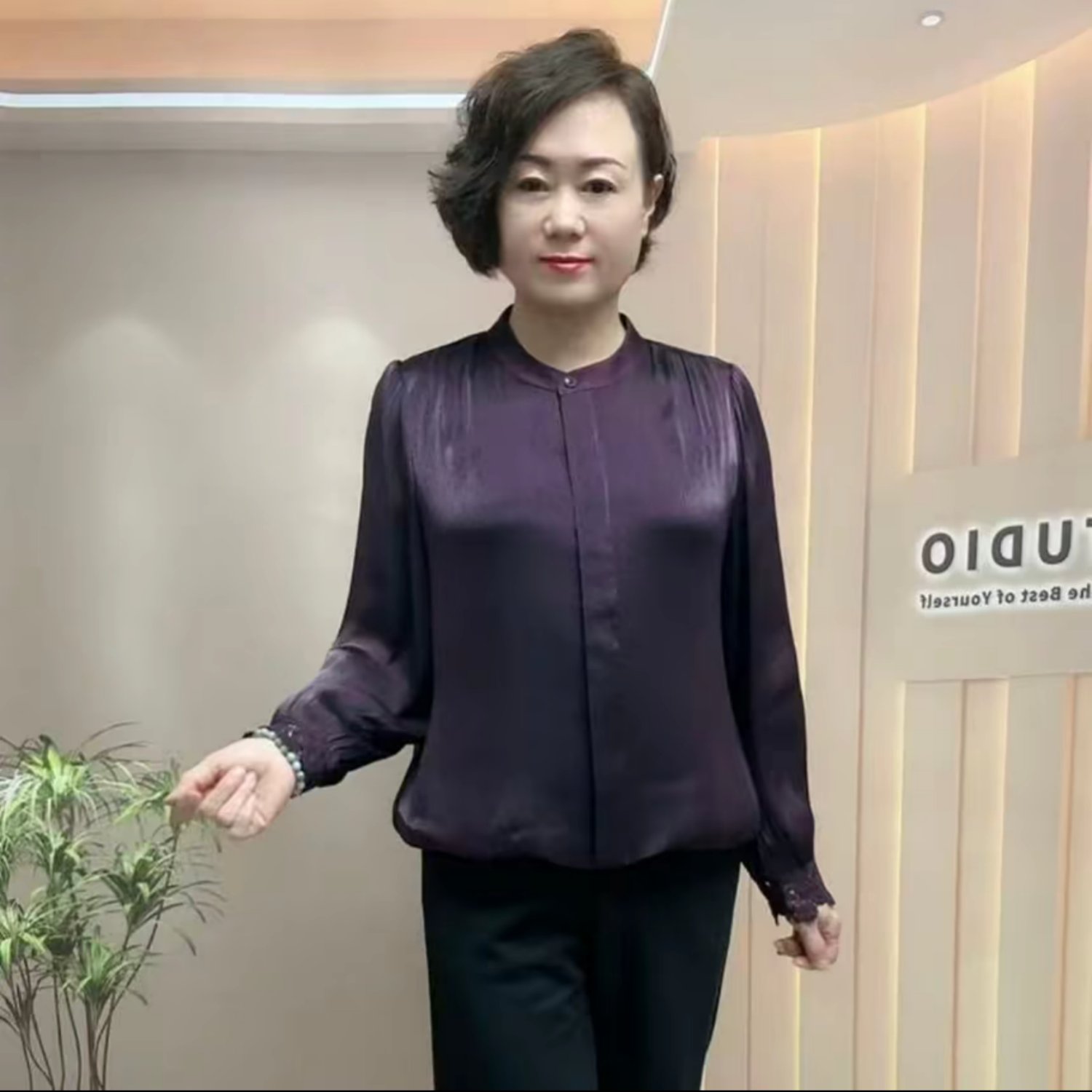 高端气质年轻妈妈醋酸缎面拼接蕾丝袖口衬衫百搭开衫上衣时尚小衫