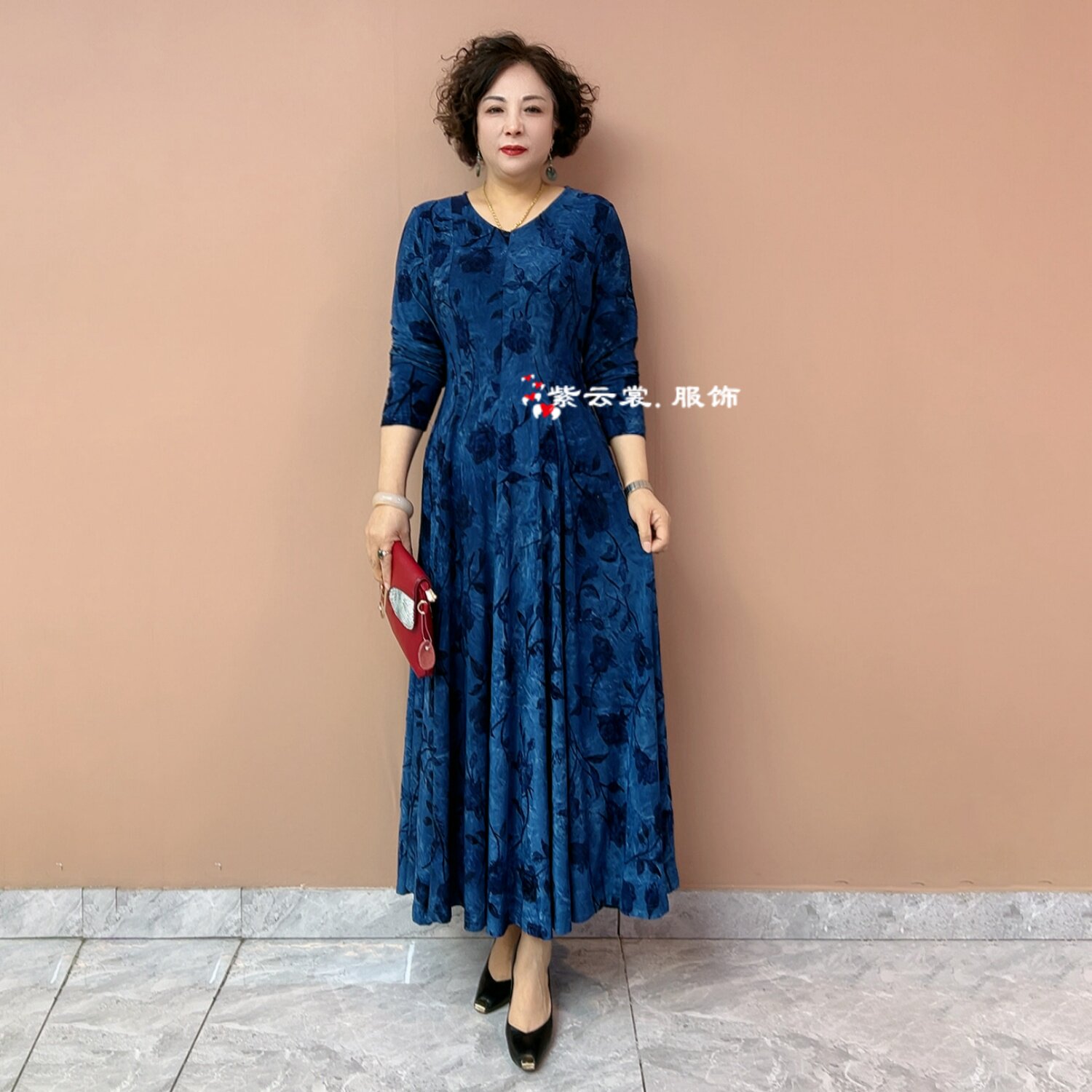 阔太太连衣裙中年妈妈春装时尚气质修身显瘦弹力扎染植绒大摆长裙