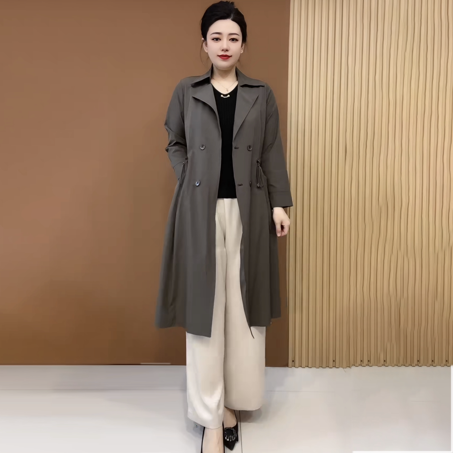 春夏新款长袖休闲风衣中老年妈妈装薄款中长防晒宽松遮肉洋气外套