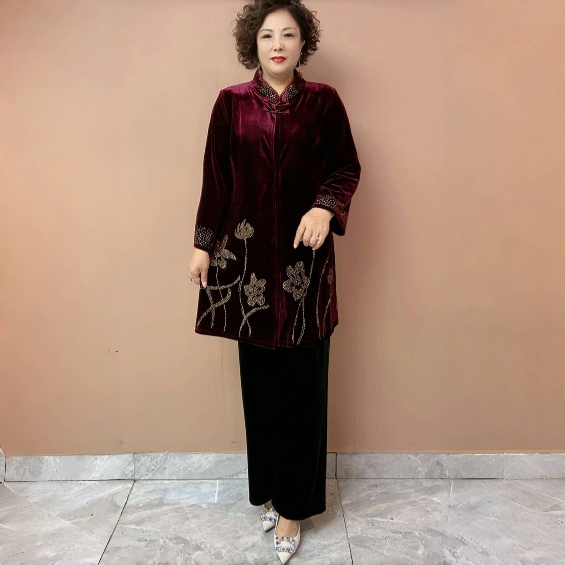 金丝绒新中式中老年外套春秋中长款宽松大码显瘦时尚妈妈装风衣女