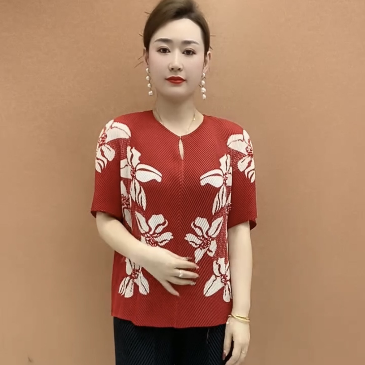 龙鳞纹夏季时尚气质百搭宽松显瘦褶皱短袖中年妈妈装印花百褶上衣