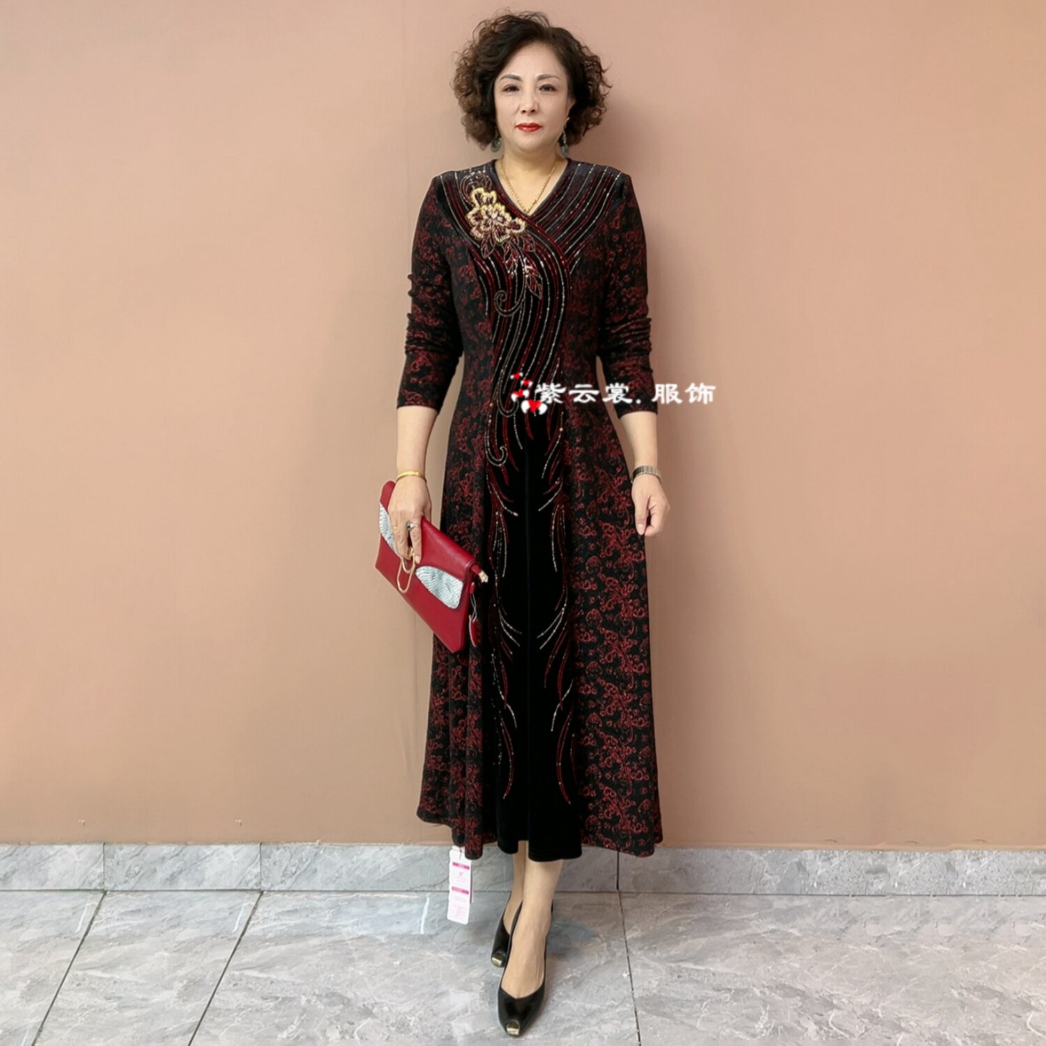 高端气质连衣裙春秋中年妈妈洋气大码修身弹力显瘦南韩丝绣花长裙
