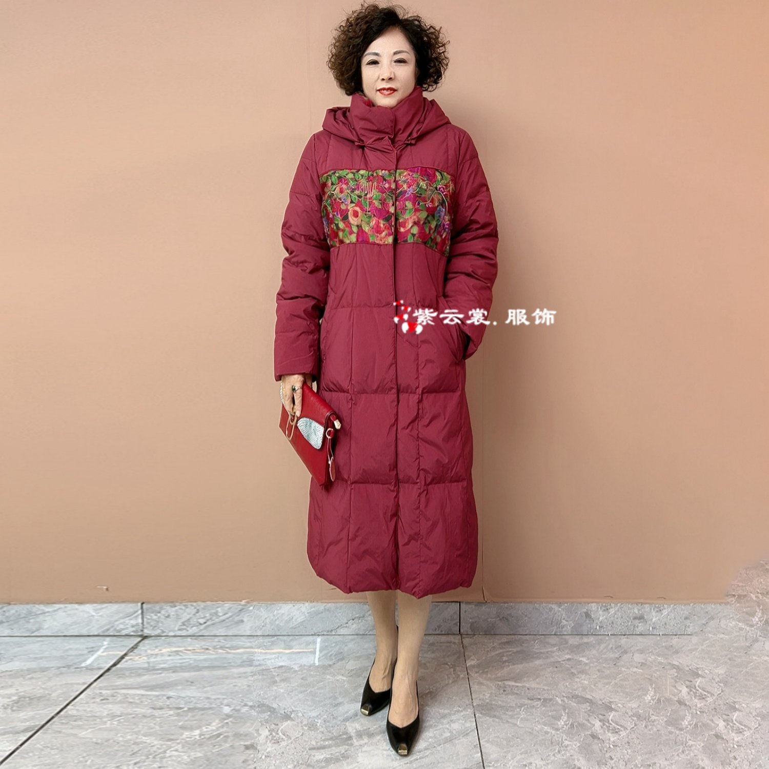高端贵气中年妈妈年轻洋气羽绒服中长款保暖连帽白鸭绒大码羽绒服