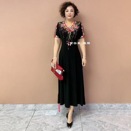 高端中年妈妈夏季短袖时尚南韩丝长裙镶钻绣花收腰显瘦过膝连衣裙