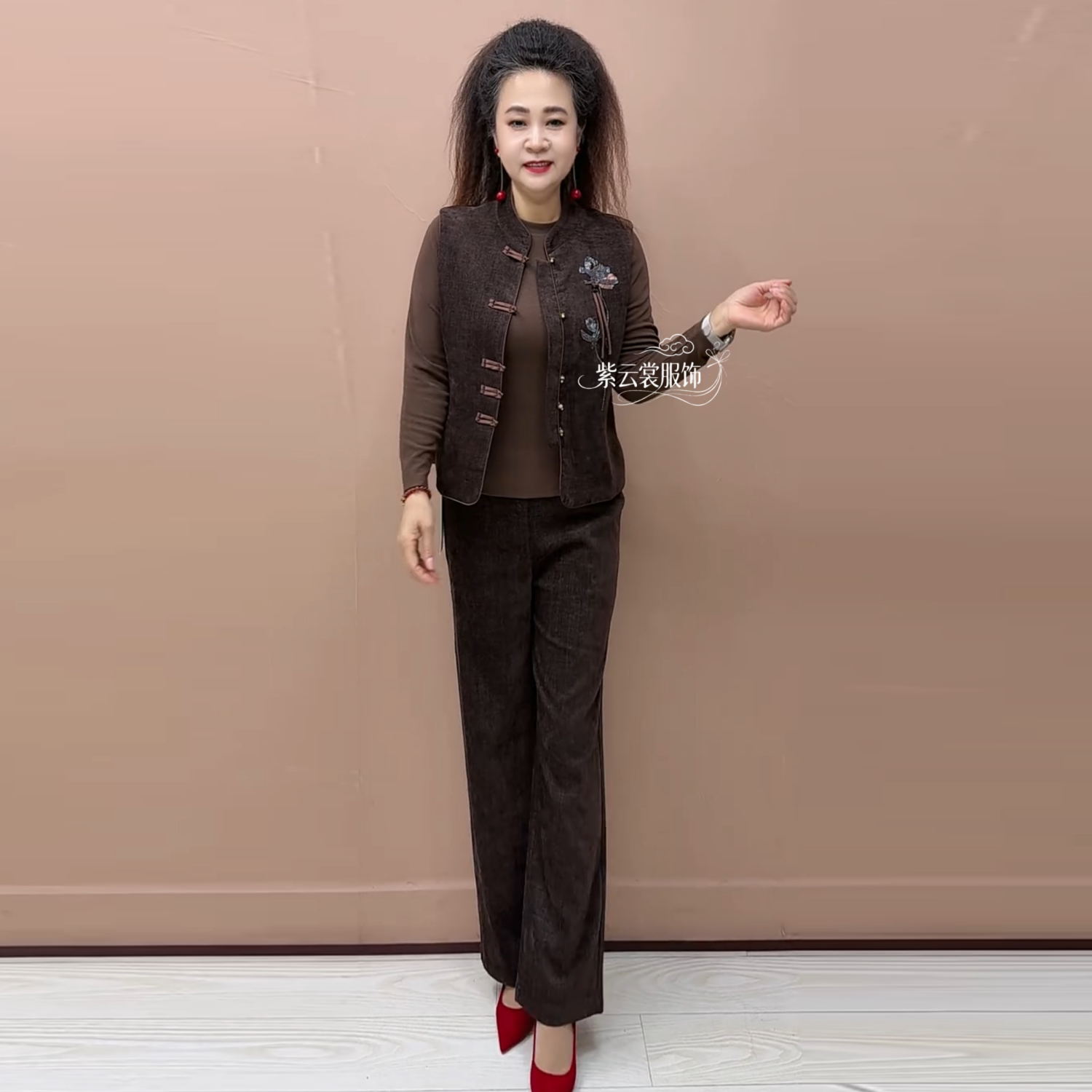 高端提花时尚洋气国风马甲上衣宽松遮肉妈妈休闲大码雪尼尔三件套