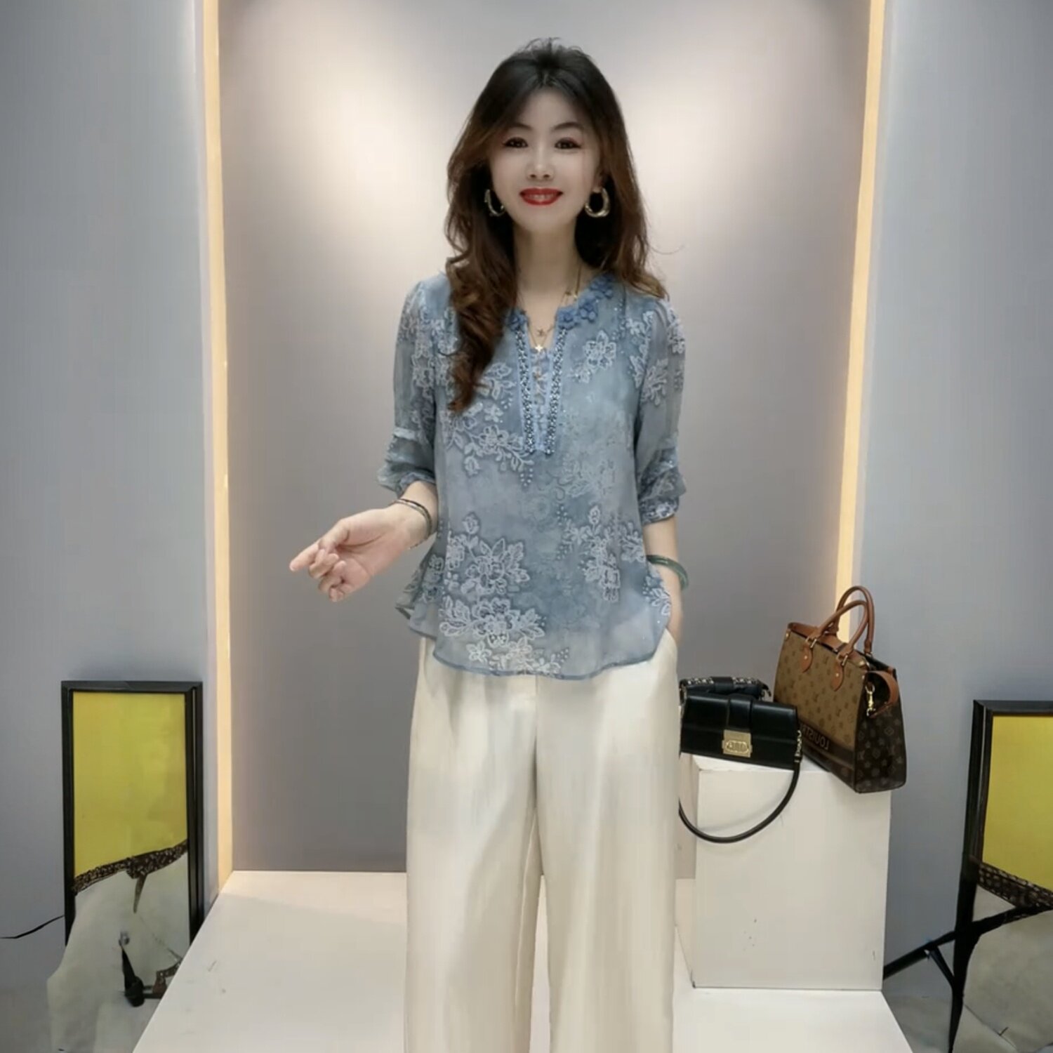 高端年轻妈妈夏装雪纺立体花国风上衣时尚洋气宽松大码T恤小衫女