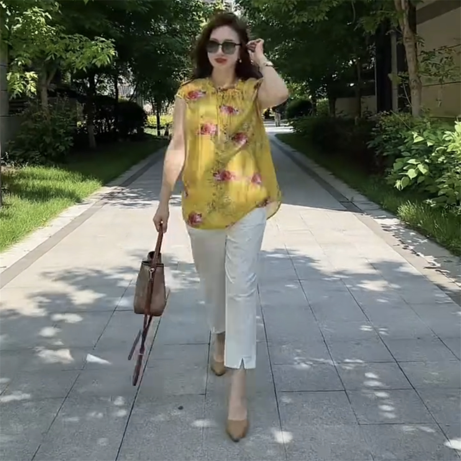 夏季短袖洋气年轻妈妈装宽松遮肚子中长款薄款大版T恤衫大码上衣