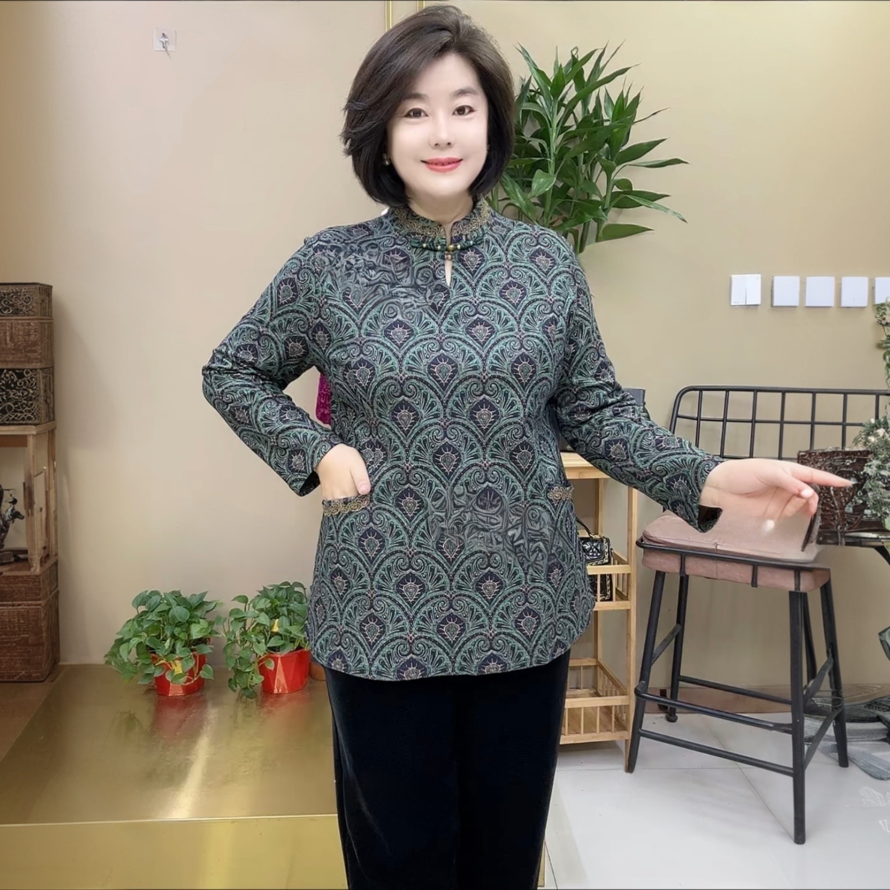 冬季国风新款一体绒加绒保暖旗袍长袖宽松打底衫中长款妈妈装上衣